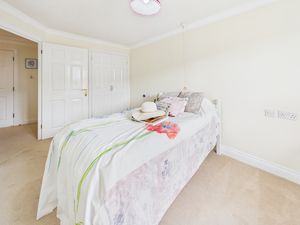 DOUBLE BEDROOM- click for photo gallery